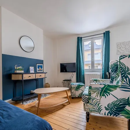 Jungle Apartment *